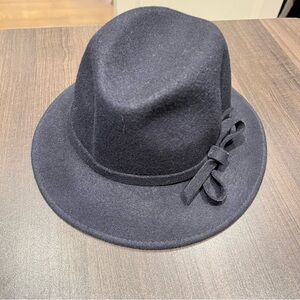 Classic Black Felt Fedora with Bow Detail
